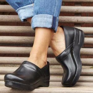 Black Dansko clogs. Size 39